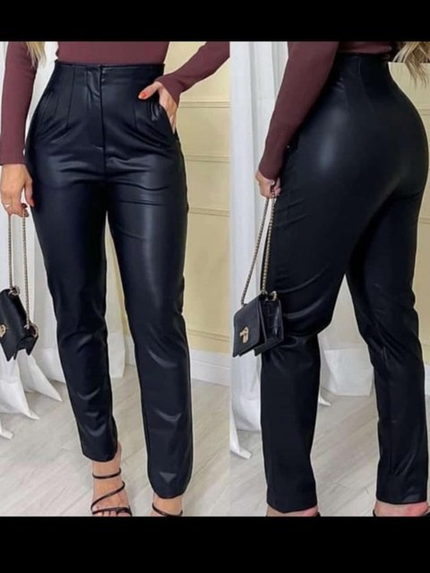 Calça zara couro fake