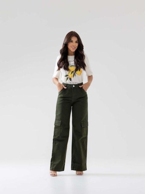Wide leg cargo jeans