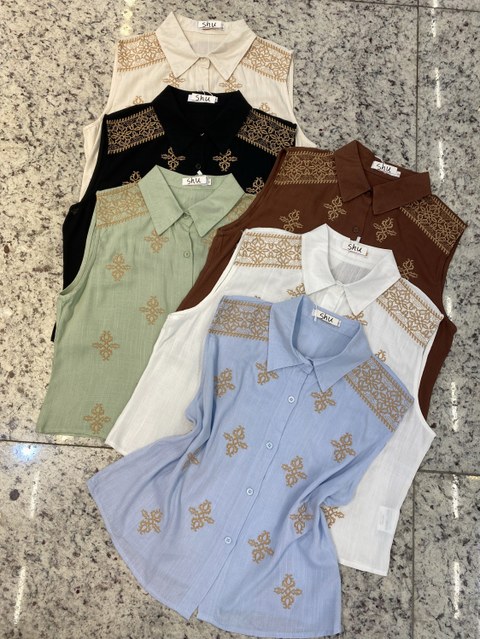 cropped com bordado sem manga shu loja