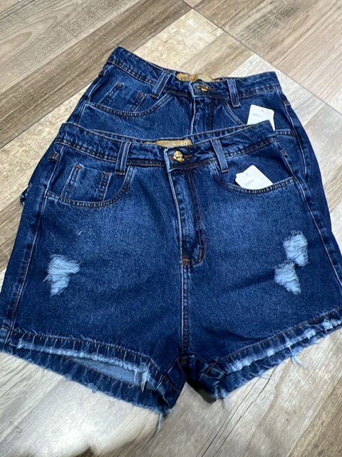 Short Jeans Feminina Rasgado