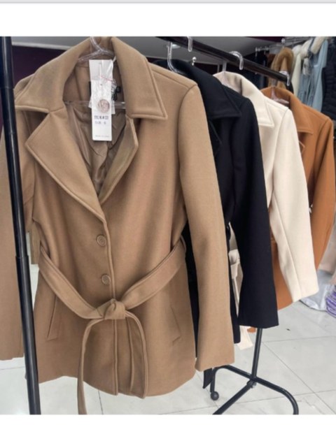 CASACO FEMININO EM LÃ BATIDA COM DETALHE ACINTURADO