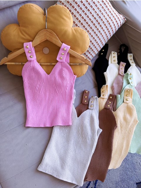 Cropped com botão Elisa linda moda