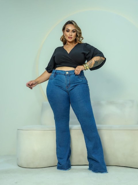 Calça Flare com Lycra - Plus Size