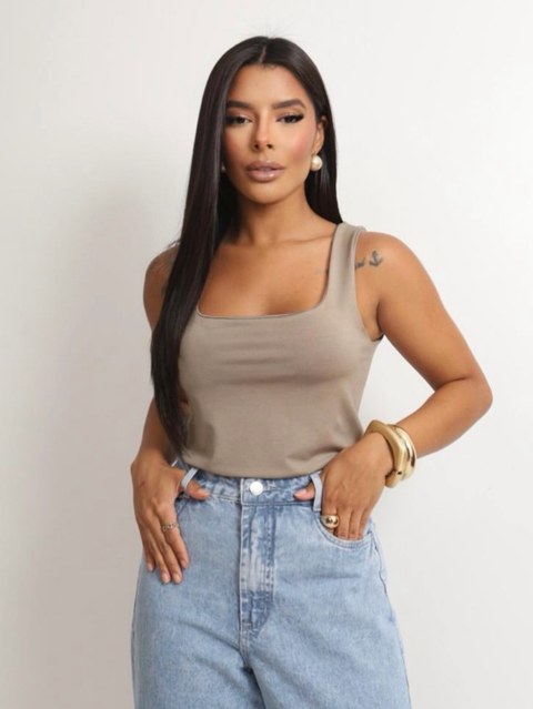 Blusa feminina regata gola quadrada suplex