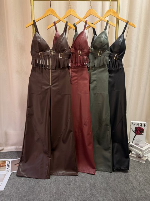 Fancy Modas conjunto couro