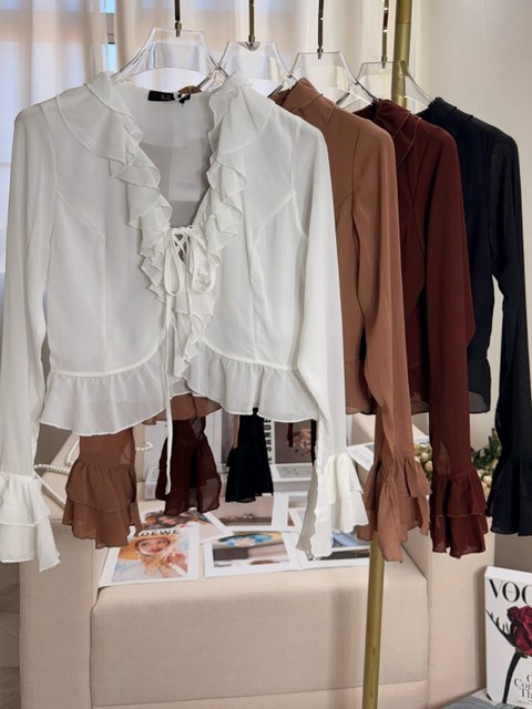 Fancy Modas Blusa manga longa babado