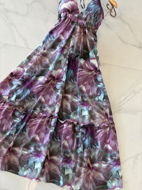 V1319: vestido longo novo, com bojo 3D, costa nua.