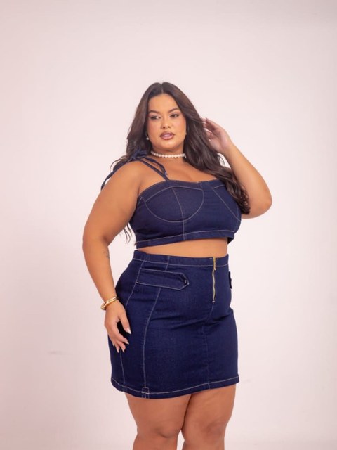Conjunto Plus Size em Jeans com lycra Saia + croped