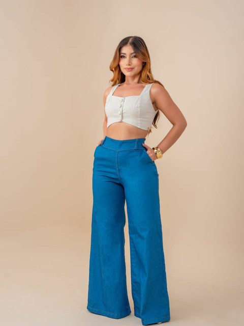 Calça pantalona slim jeans com lycra