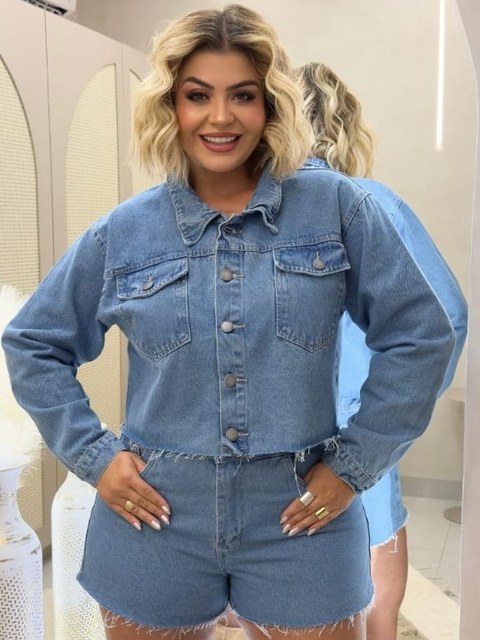 Jaqueta plus size jeans feminina
