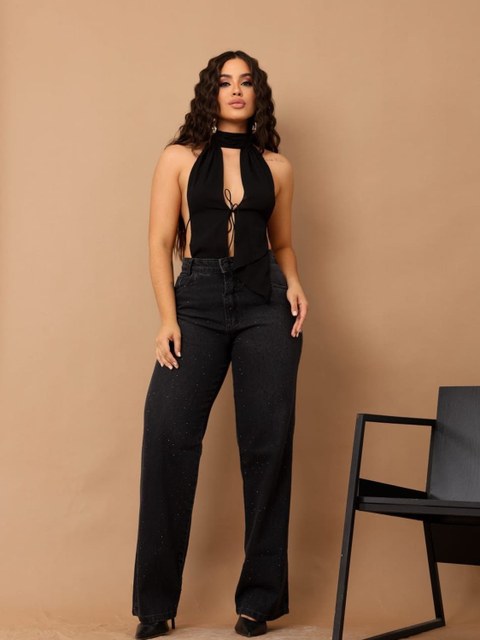 Calça jeans wide leg grafite com pedra feminina
