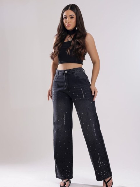 Calça jeans wide leg com pedra feminina