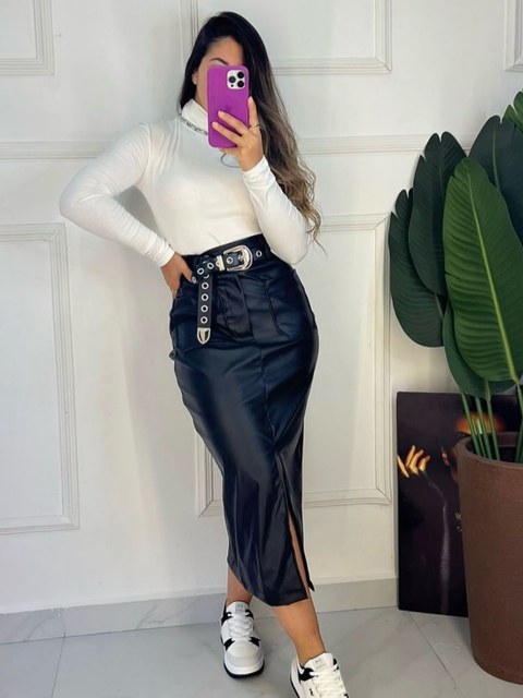 Saia couro fake  com bolso