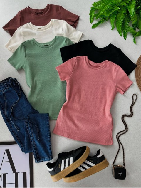 Blusa ribana manga curta