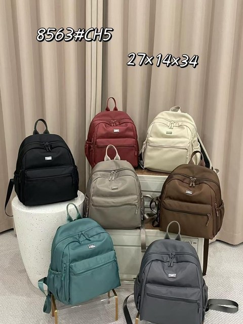 8563-  Mochila Media impermeável