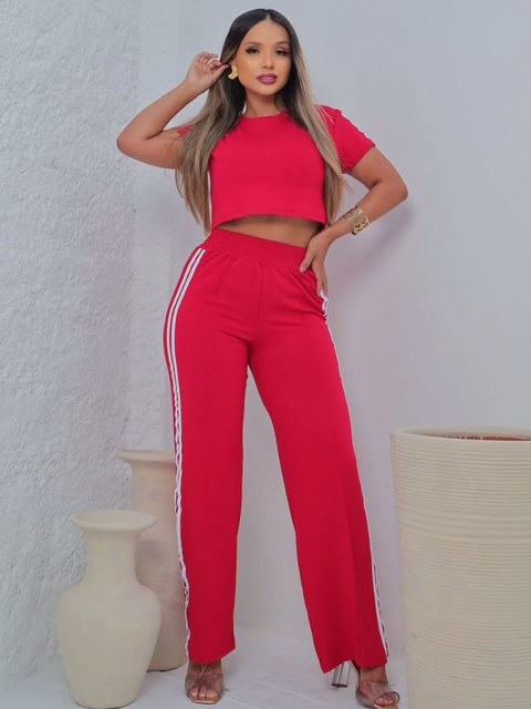 Conjunto feminino molethino com listras laterais