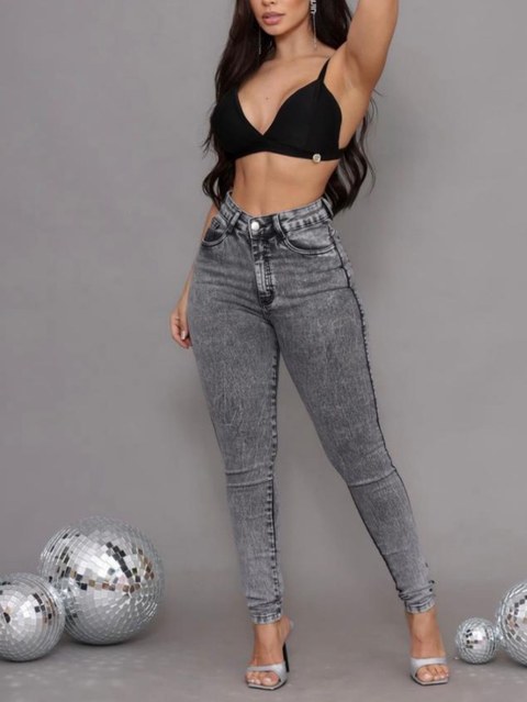 Calça jeans cintura alta com elastano , lavagem grafite marmorizada ,super tendência linha premium