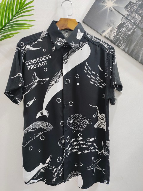 Camisa Floral Havaiana Praia Verão Masculino Manga Curta De Botão Tecido100% Viscose  encolhe um pouquinhoCamisa Floral Havaiana Praia Verão Masculino Manga Curta De Botão Tecido100% Viscose  encolhe um pouquinho