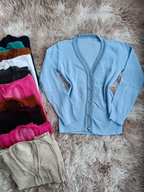 Casaco básica  trico feminina com botão manga longa