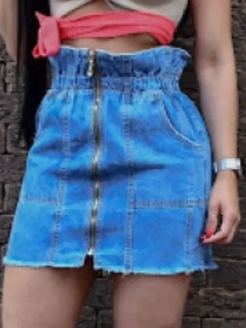 Saia Feminina curta Jeans ziper frontal e recorte frontal