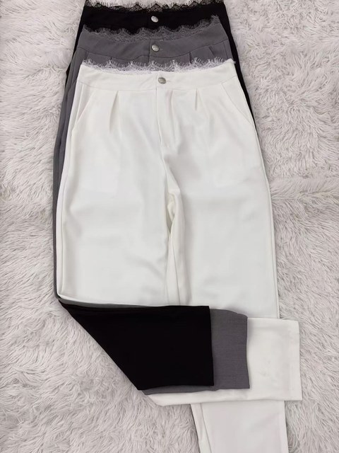 Calça alfaiataria cintura com renda