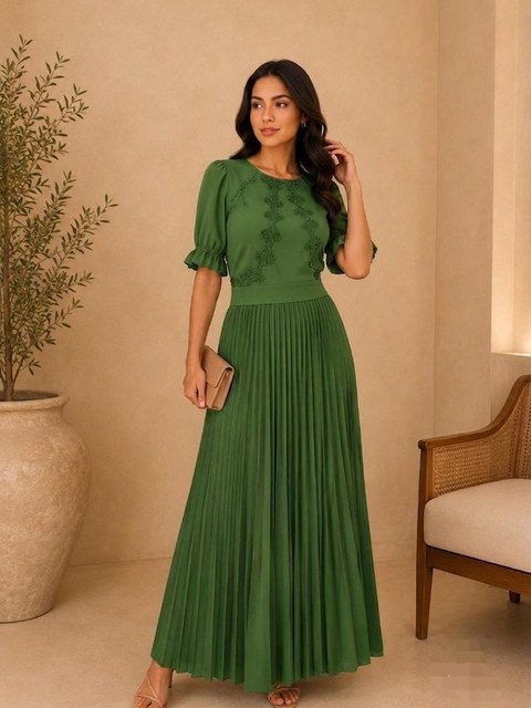 Vestido saia plissada