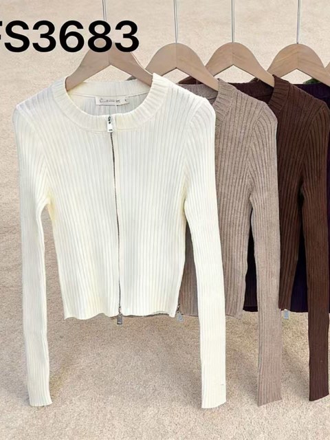 Casaquinho de cropped modal importado pedro ji