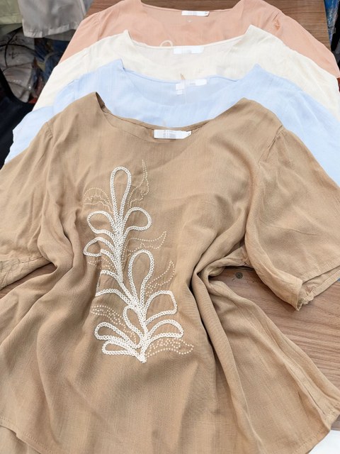 Blusa de linho com bordado importado pedro ji