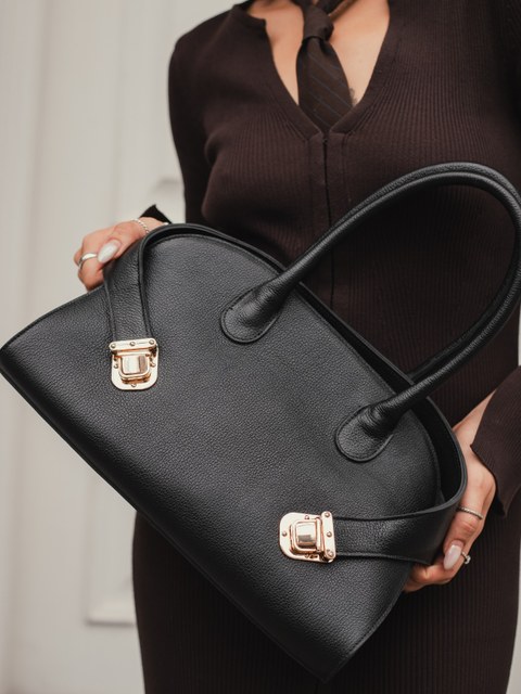 Bolsa lisa em couro com fecho lateral 11150399