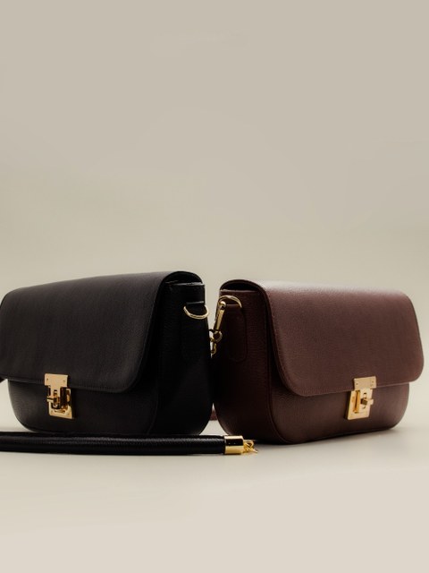 Bolsa baguete em couro 10850236