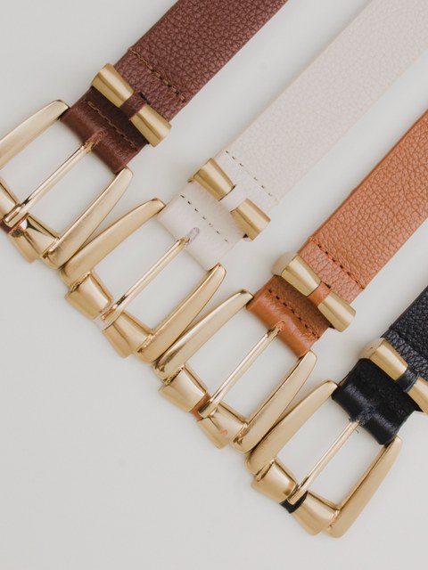 Cinto em couro liso com fivela laço médio 21254999