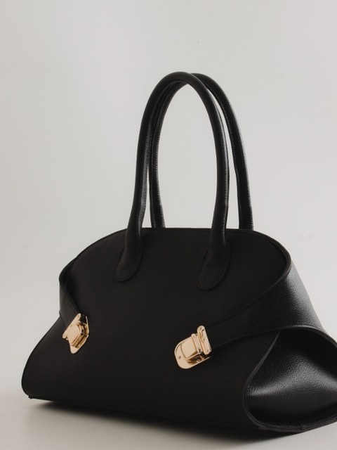 Bolsa lisa em couro com fecho lateral 11150399