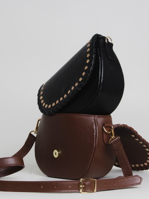 Bolsa meia lua em couro 10550229
