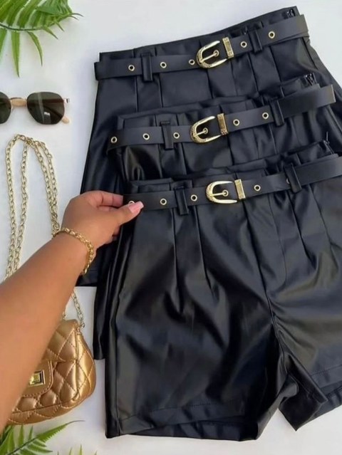 Shorts Couro cinto