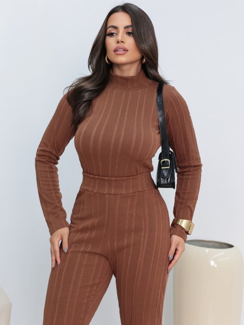 Conjunto de calça e blusa manga longa feminina