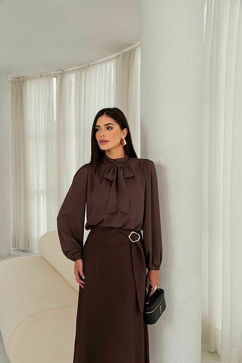 Blusa gola laço