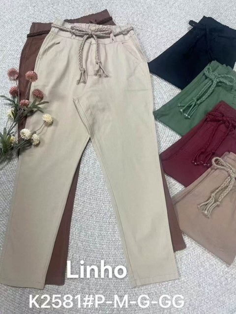 Calça de linho com lycra com cinto de tranca