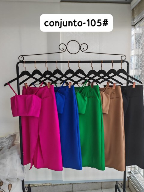 Conjunto de alfaiataria croped com saia
