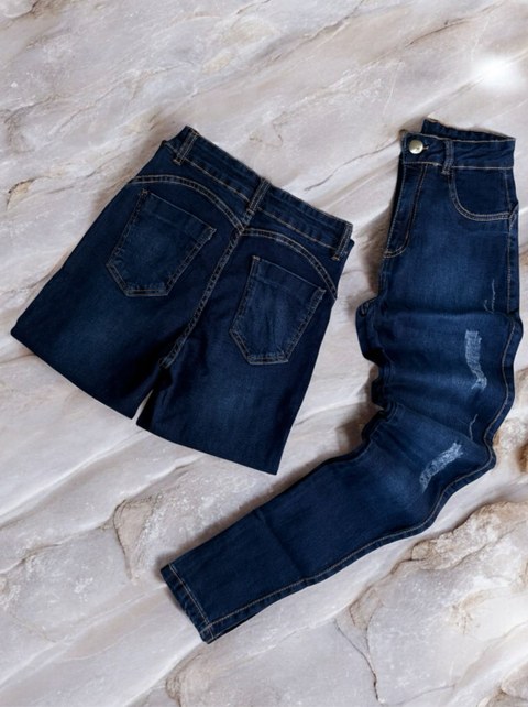 Calca jeans feminina com escura lisa com lycra