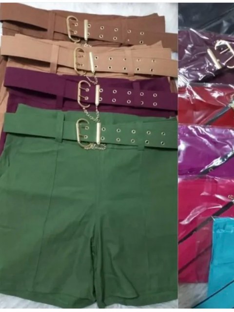 Short Plus Size com cinto