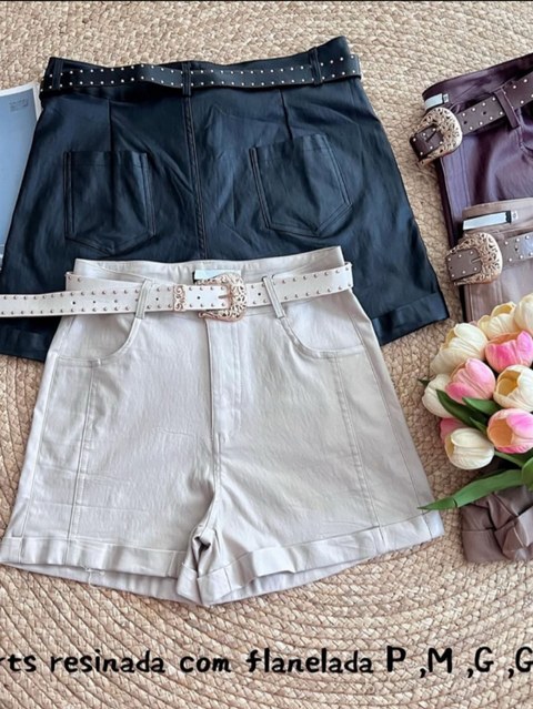 Shorts com cinto resinada