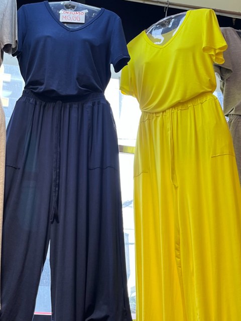 Conjunto blusa gola v e Pandacu