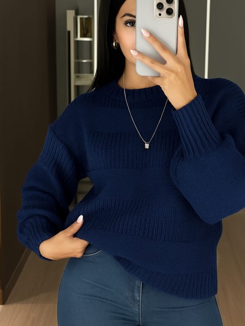 Blusa Detalhe em Listras Tendência