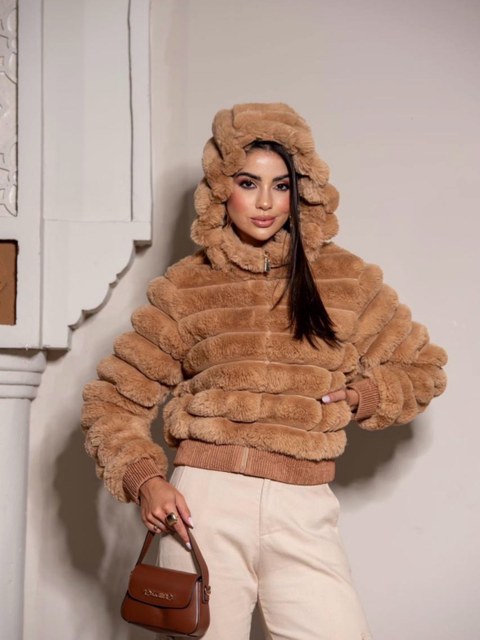 Jaqueta puffer de pelo