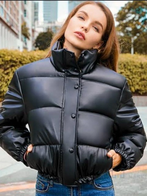 Jaqueta purf feminina couro fake preto.