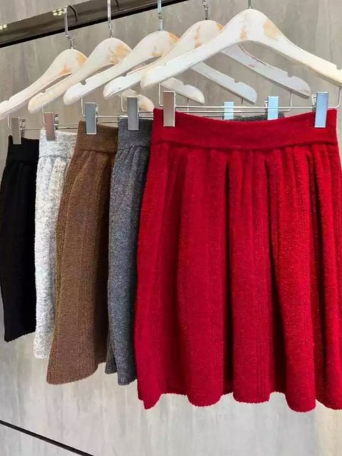 Saia Colegial Curta Tricot mousse estilosa