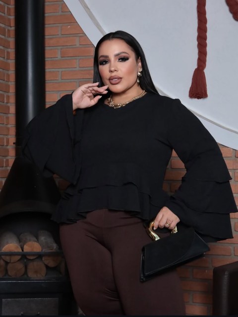 Blusa babado manga longa Plus Size
