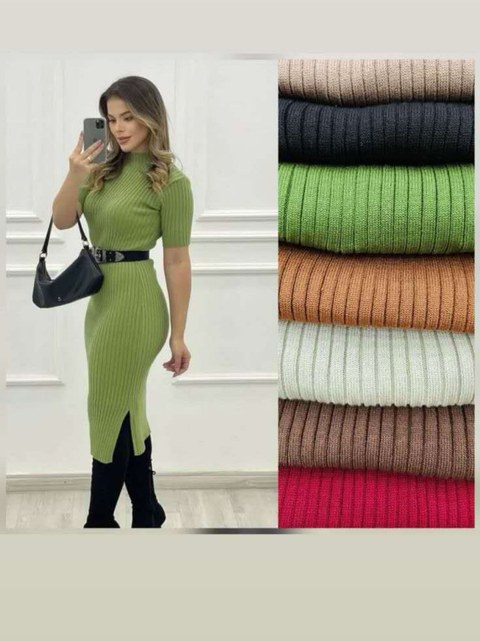 Vestido modal manga curta com fenda laderal