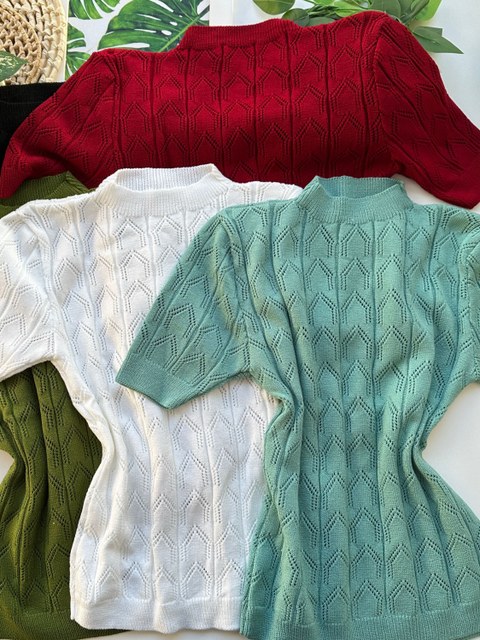 Blusa manga curta em coleção novo