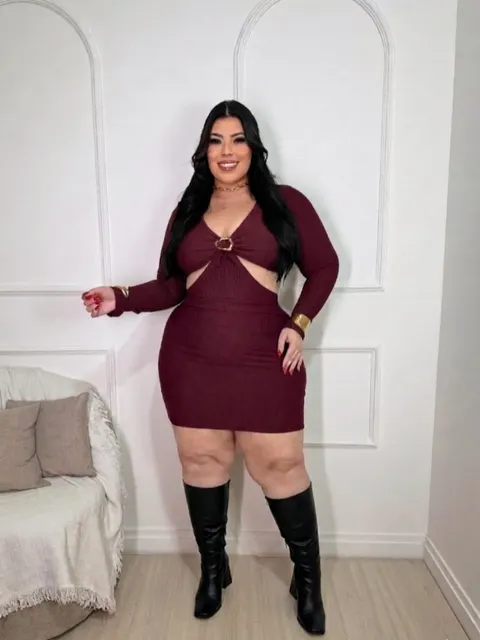 Vestido Curto Canelado Plus Size com Recortes Cut Out nes